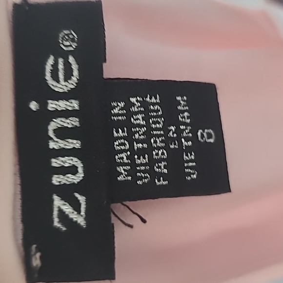 Girls pink floral and flowy dress - Picture 3 of 3